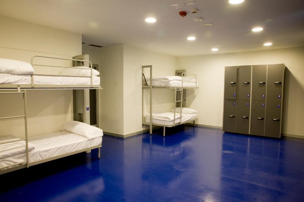 Bbk Bilbao Good Hostel Phòng bức ảnh