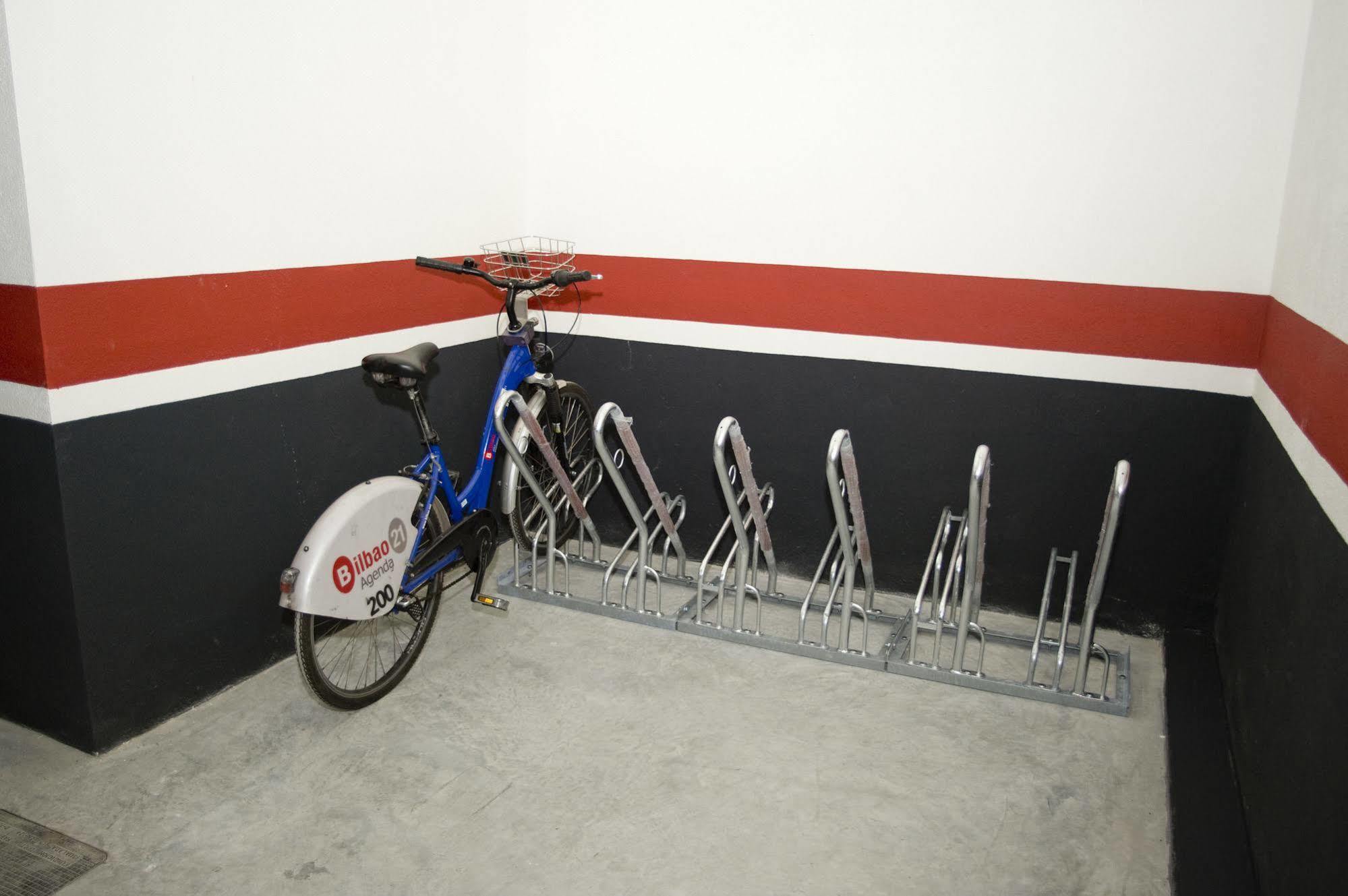 Bbk Bilbao Good Hostel Ngoại thất bức ảnh